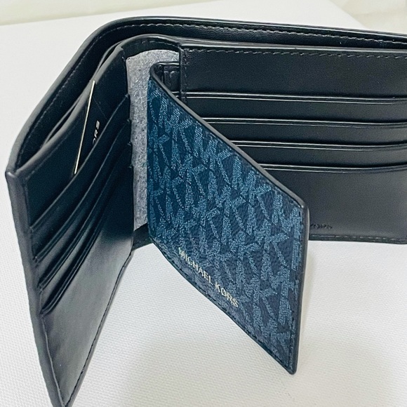 NWT Michael Kors Cooper Bifold Wallet and Passcase with ID window - Picture 6 of 9